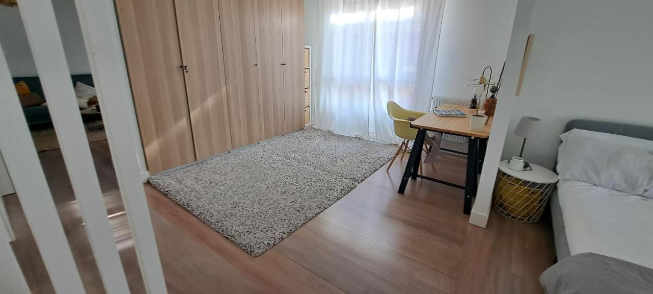 Apartamento Con Suite, Zona De Trabajo Y Yoga Wifi Y Garaje Castro Urdiales Esterno foto