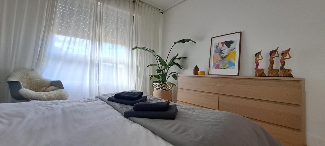 Apartamento Con Suite, Zona De Trabajo Y Yoga Wifi Y Garaje Castro Urdiales Esterno foto