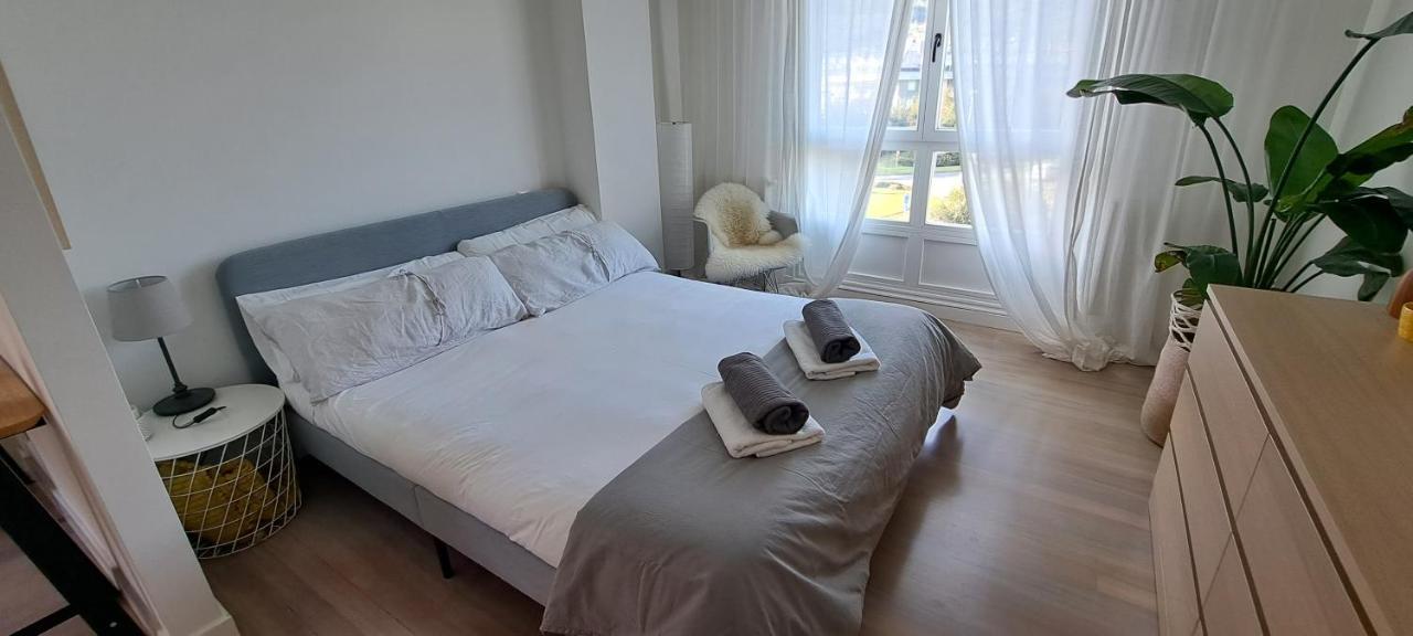 Apartamento Con Suite, Zona De Trabajo Y Yoga Wifi Y Garaje Castro Urdiales Esterno foto